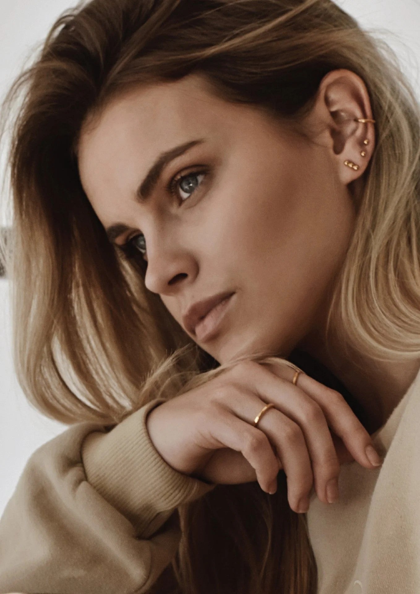 Pin Up Earrings - Gold